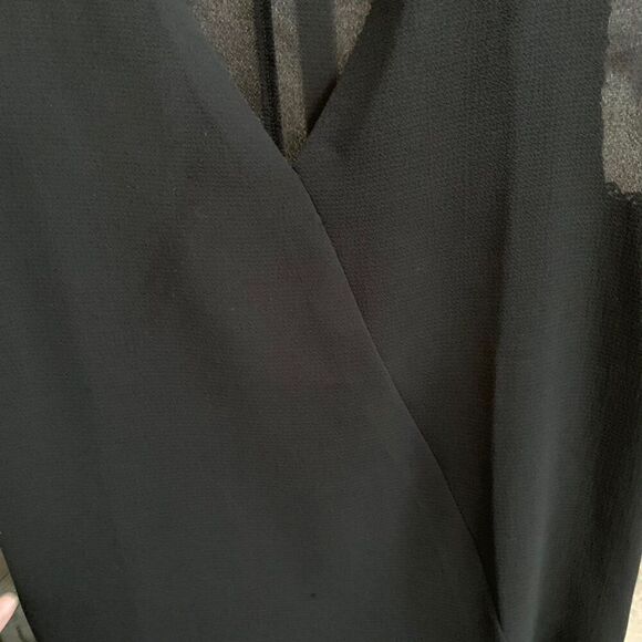 Black Sleeveless Rae Top L - Picture 3 of 7